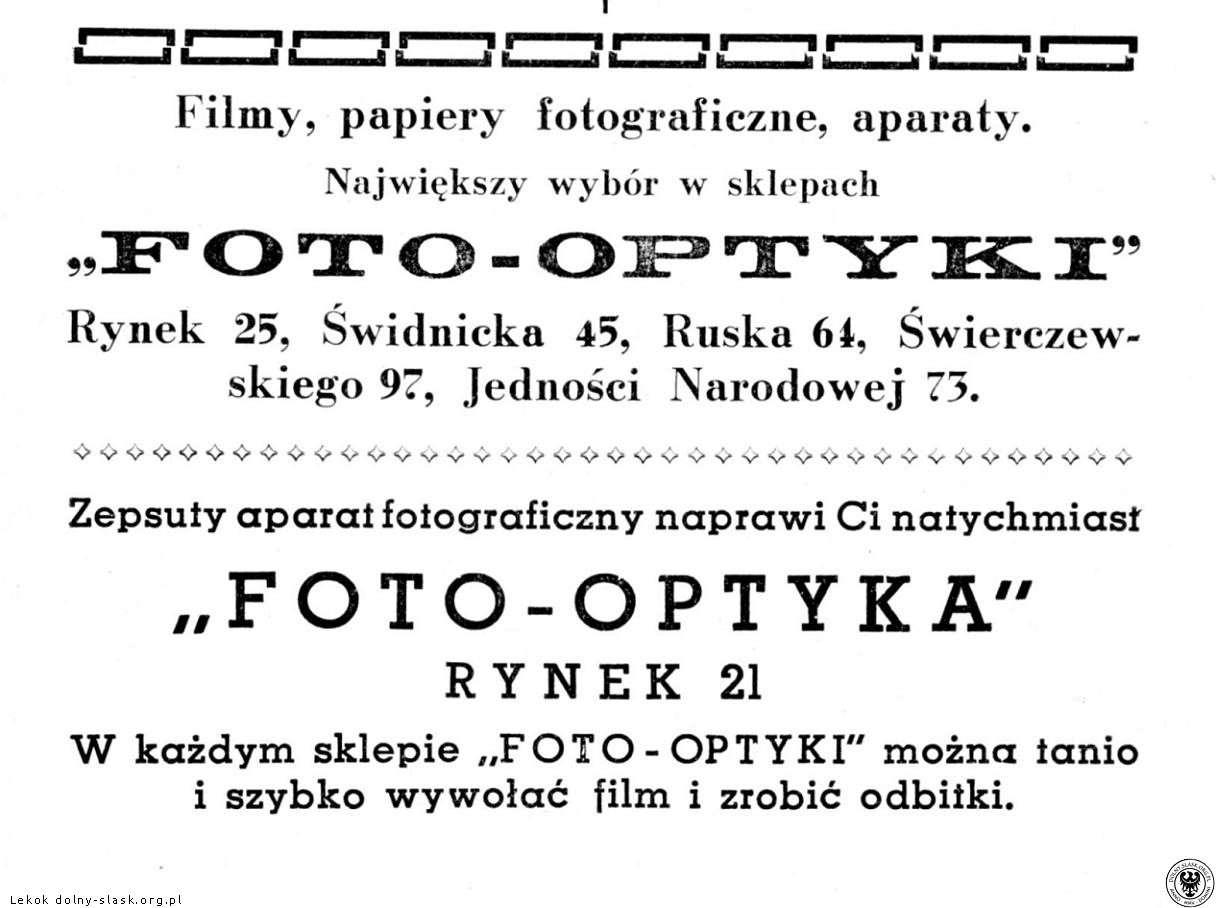 Reklama salonu Foto-optyki w kamienicy przy ul. Rynku 25, 1959 dolny-slask.org.pl/642769,foto.html?idEntity=548863